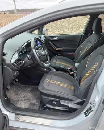 Ford Fiesta cena 52300 przebieg: 109000, rok produkcji 2018 z Lubań małe 106